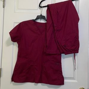 WonderWink scrub set